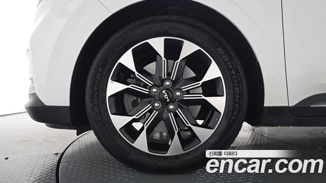 Kia Carnival 2023 — фото 5 из 20