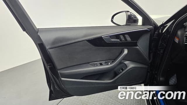 Audi A4 2021 — Photo 18/34