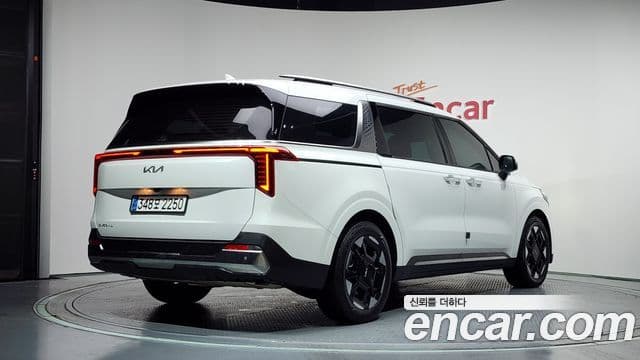 Kia Carnival 2024 — Şəkil 2/20