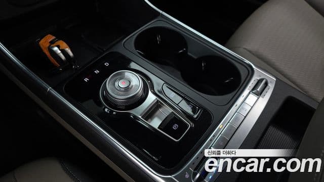 Kia Carnival 2024 — Şəkil 9/20