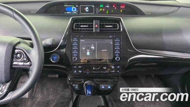 Toyota Prius 2022 — Şəkil 17/20