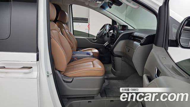 Hyundai Staria 2024 — фото 12 из 20