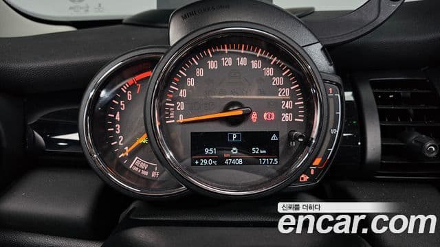 Mini Cooper 2020 — ფოტო 8/20