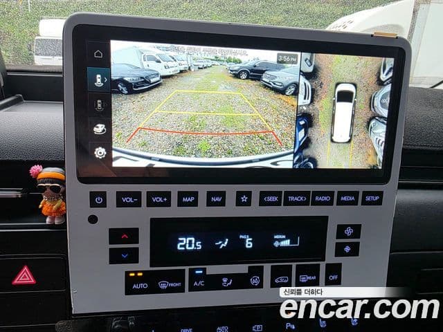 Hyundai Staria 2025 — фото 12 из 19