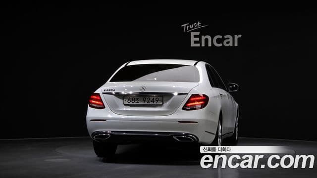 Mercedes-Benz E-Class 2019 — ფოტო 4/20