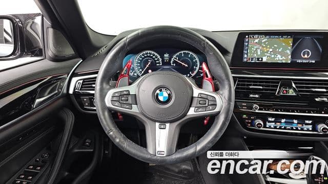 BMW 5 Series 2018 — Şəkil 12/20