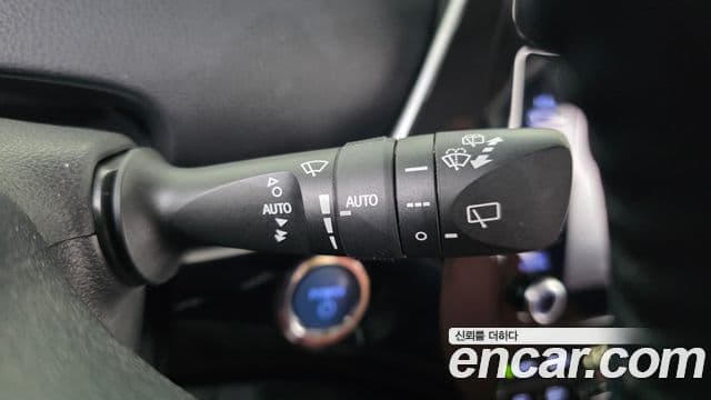 Toyota Prius 2021 — Şəkil 18/20