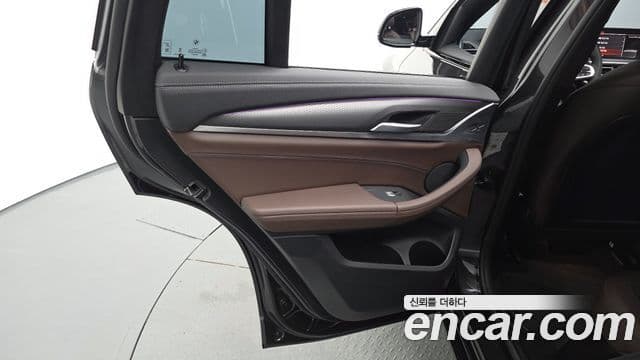 BMW X4 2025 — Photo 33/34
