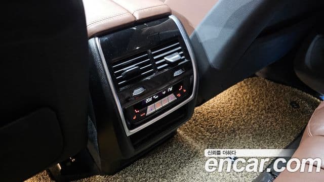 BMW X5 2020 — ფოტო 17/20