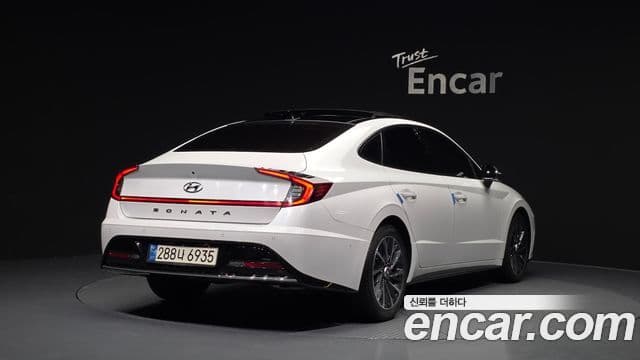Hyundai Sonata 2021 — ფოტო 2/20
