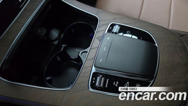 Mercedes-Benz E-Class 2022 — Şəkil 18/20