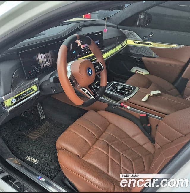 BMW i7 2023 — ფოტო 2/4