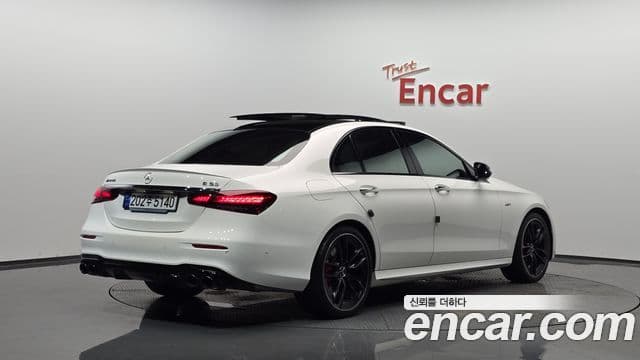 Mercedes-Benz E-Class 2023 — ფოტო 2/20