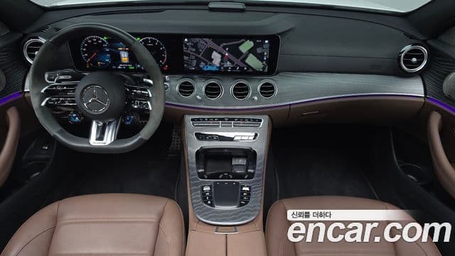 Mercedes-Benz E-Class 2023 — ფოტო 7/20
