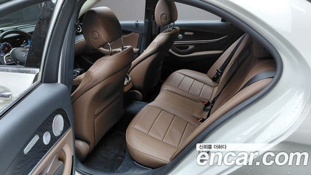 Mercedes-Benz E-Class 2019 — Şəkil 11/20