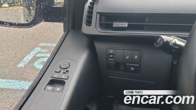 Hyundai Staria 2021 — ფოტო 10/19