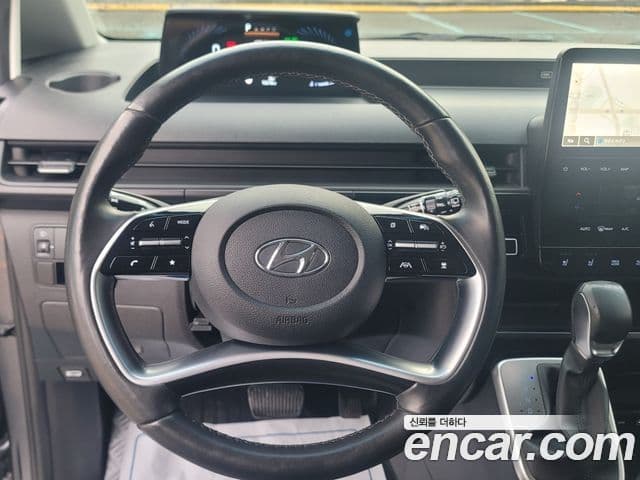 Hyundai Staria 2021 — ფოტო 17/19