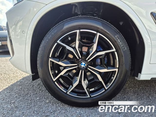 BMW X4 2022 — Photo 14/20