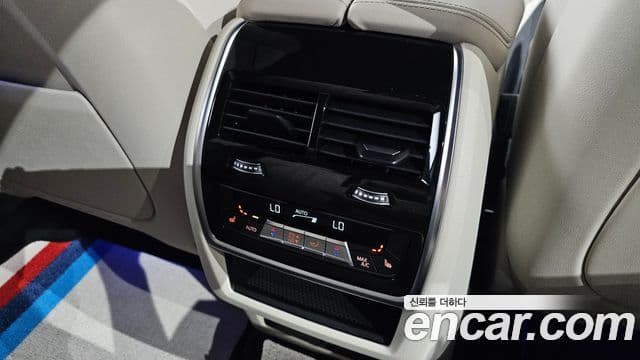 BMW X6 2025 — Photo 11/35