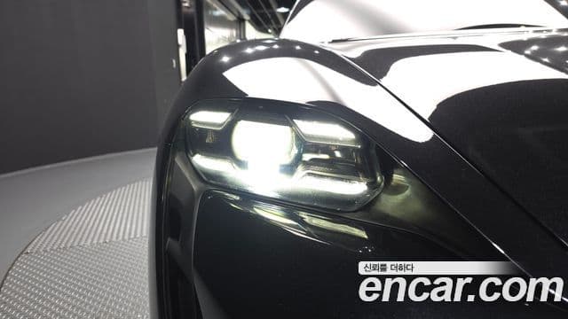 Porsche Taycan 2021 — Şəkil 19/34