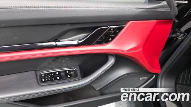 Porsche Taycan 2021 — Şəkil 17/34