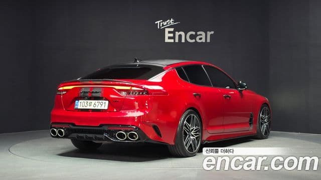 Kia Stinger 2021 — ფოტო 1/20