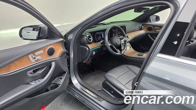 Mercedes-Benz E-Class 2021 — фото 10 из 20