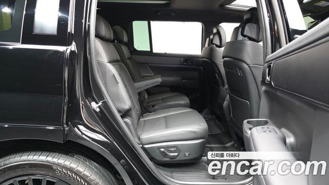 Hyundai Santa Fe 2024 — ფოტო 11/20