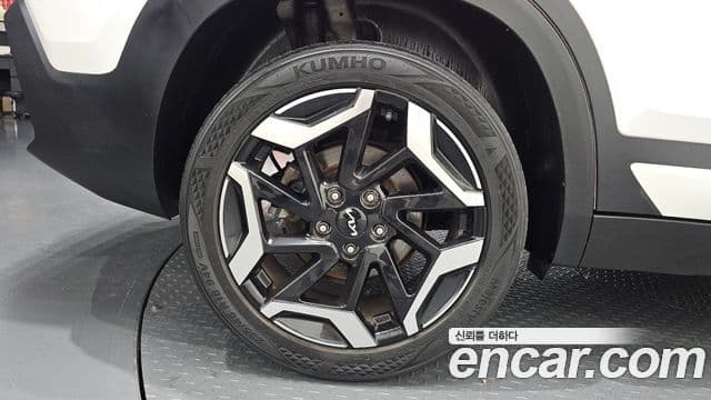 Kia Seltos 2023 — ფოტო 5/20