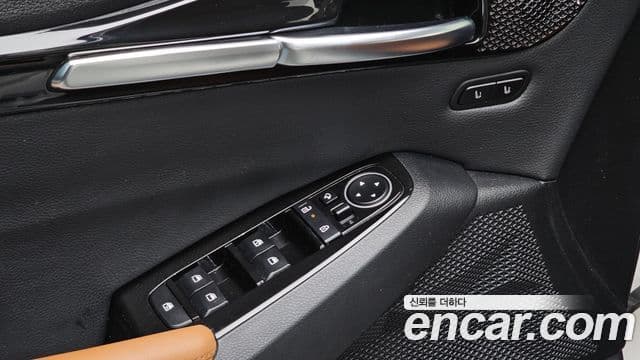 Kia Seltos 2023 — ფოტო 17/20