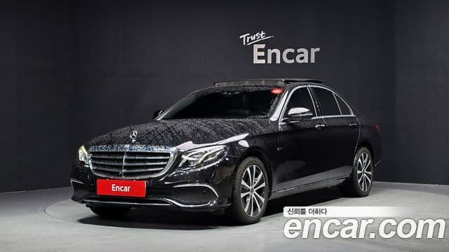 Mercedes-Benz E-Class 2019 — ფოტო 1/20