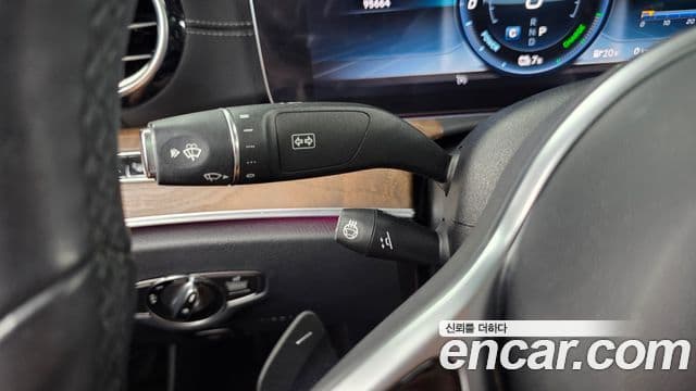 Mercedes-Benz E-Class 2019 — Photo 4/33