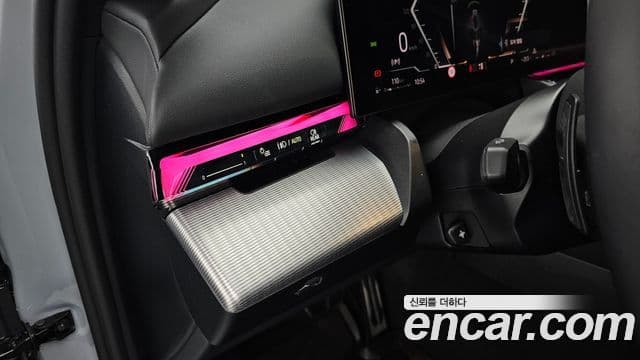 BMW 5 Series 2025 — Photo 18/34