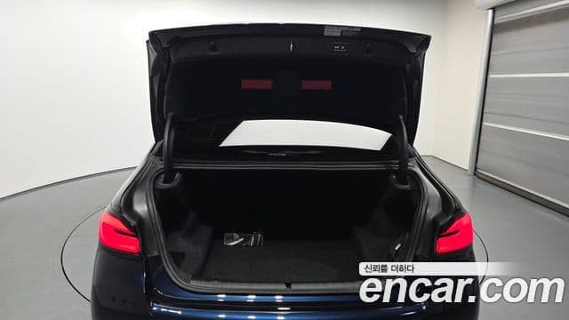 BMW 5 Series 2022 — фото 20 из 20