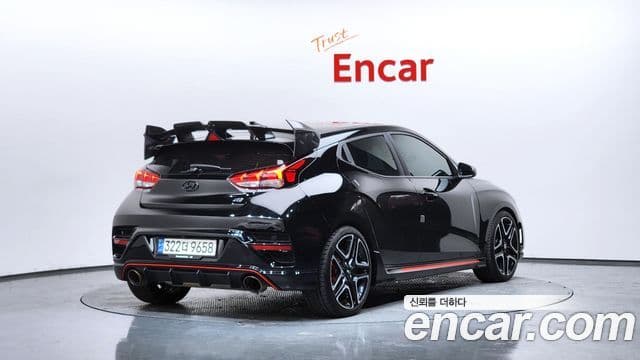 Hyundai Veloster 2021 — ფოტო 2/20