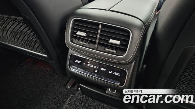 Mercedes-Benz GLE-Class 2020 — ფოტო 19/37