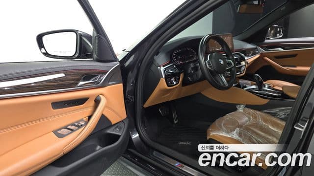 BMW 5 Series 2020 — фото 10 из 20