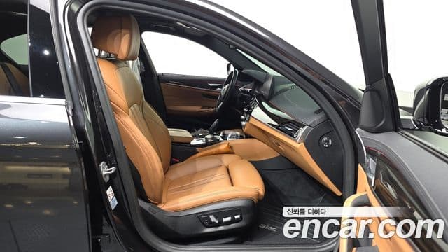 BMW 5 Series 2020 — ფოტო 11/20