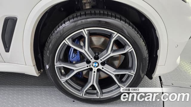 BMW X5 2021 — Photo 14/34