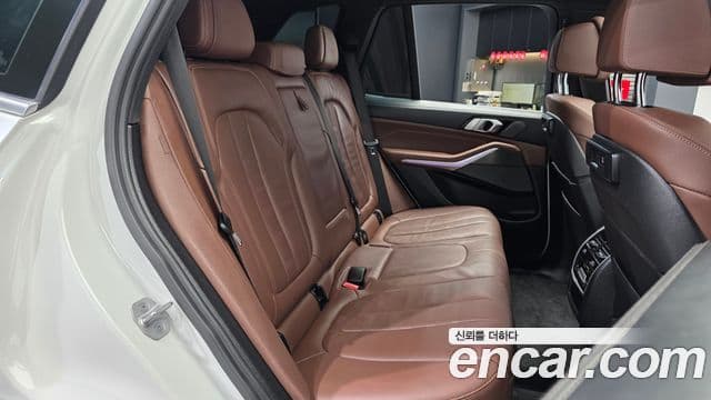 BMW X5 2021 — Photo 33/34