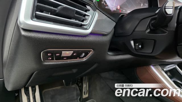 BMW X5 2021 — Photo 30/34