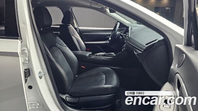Hyundai Sonata 2022 — ფოტო 11/20