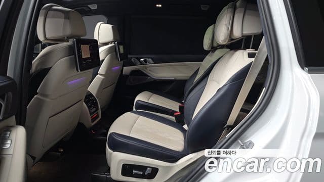BMW X7 2021 — Photo 20/33
