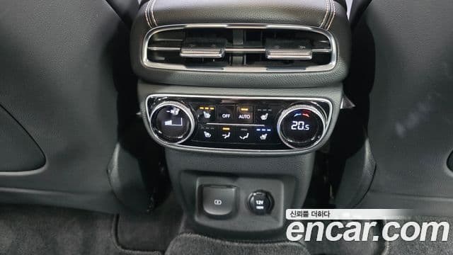 Genesis GV80 2020 — ფოტო 19/20