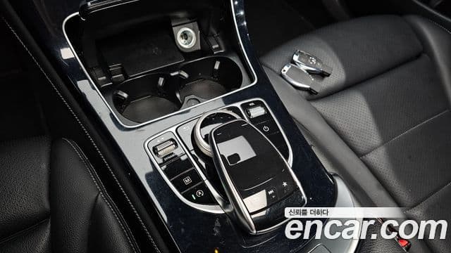 Mercedes-Benz GLC-Class 2018 — ფოტო 17/20