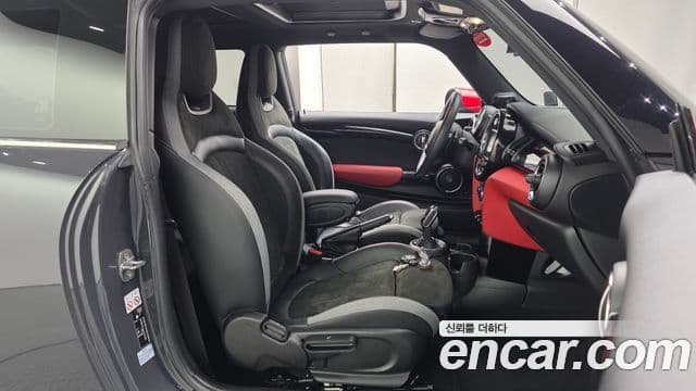 Mini Cooper S 2020 — Photo 14/30