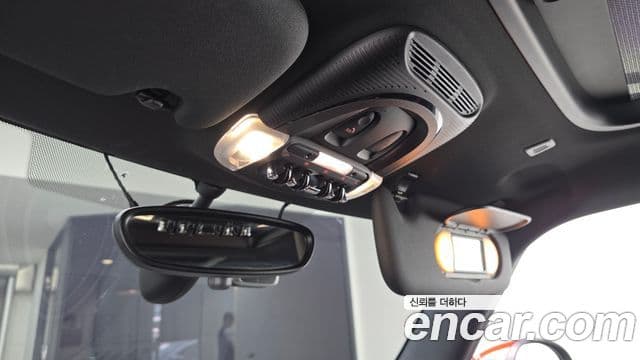 Mini Cooper S 2020 — Photo 29/30