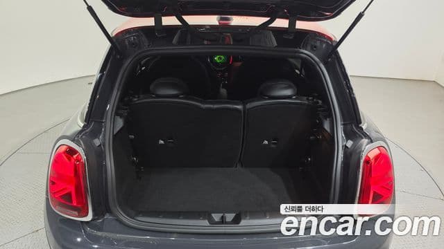 Mini Cooper S 2020 — Photo 27/30