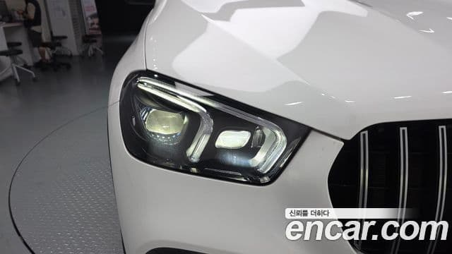 Mercedes-Benz GLE-Class 2021 — Photo 4/32