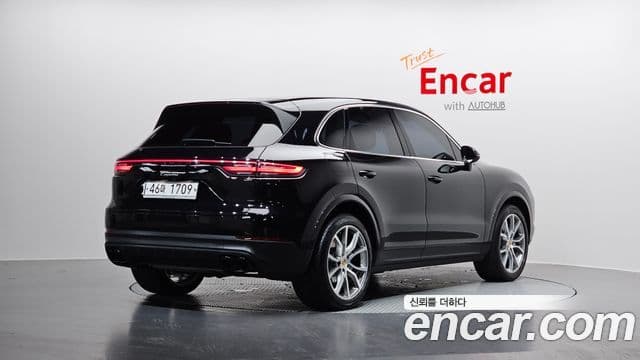 Porsche Cayenne 2019 — Фото 1/20